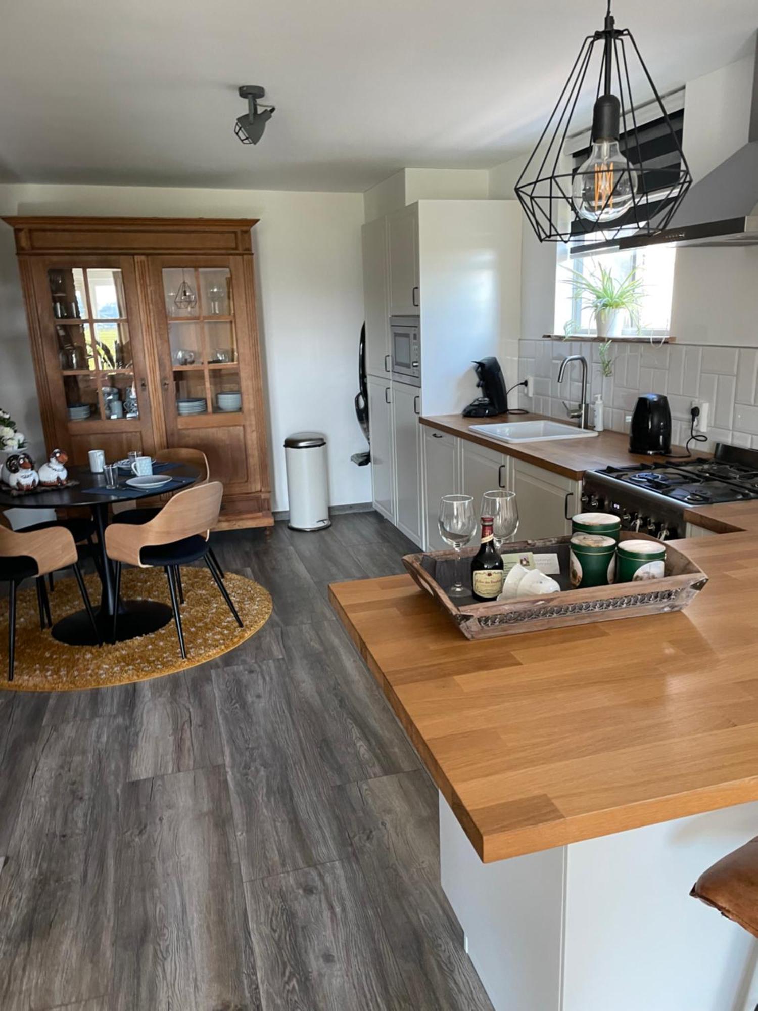 Vakantiewoning Le Garaazje 'S-Gravendeel Екстериор снимка